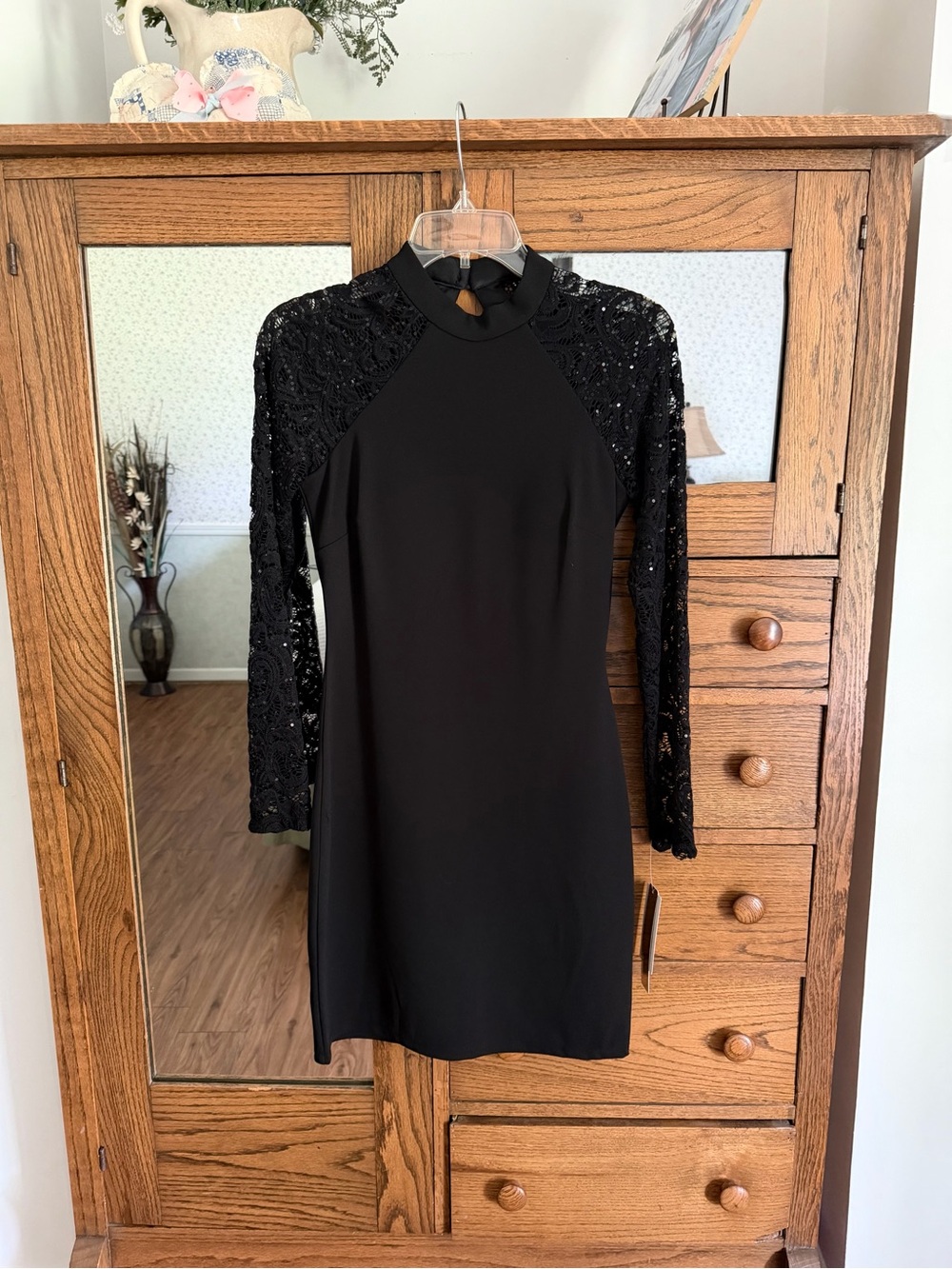 Sequin Hearts Black Long-Sleeve Lace Bodycon Dress